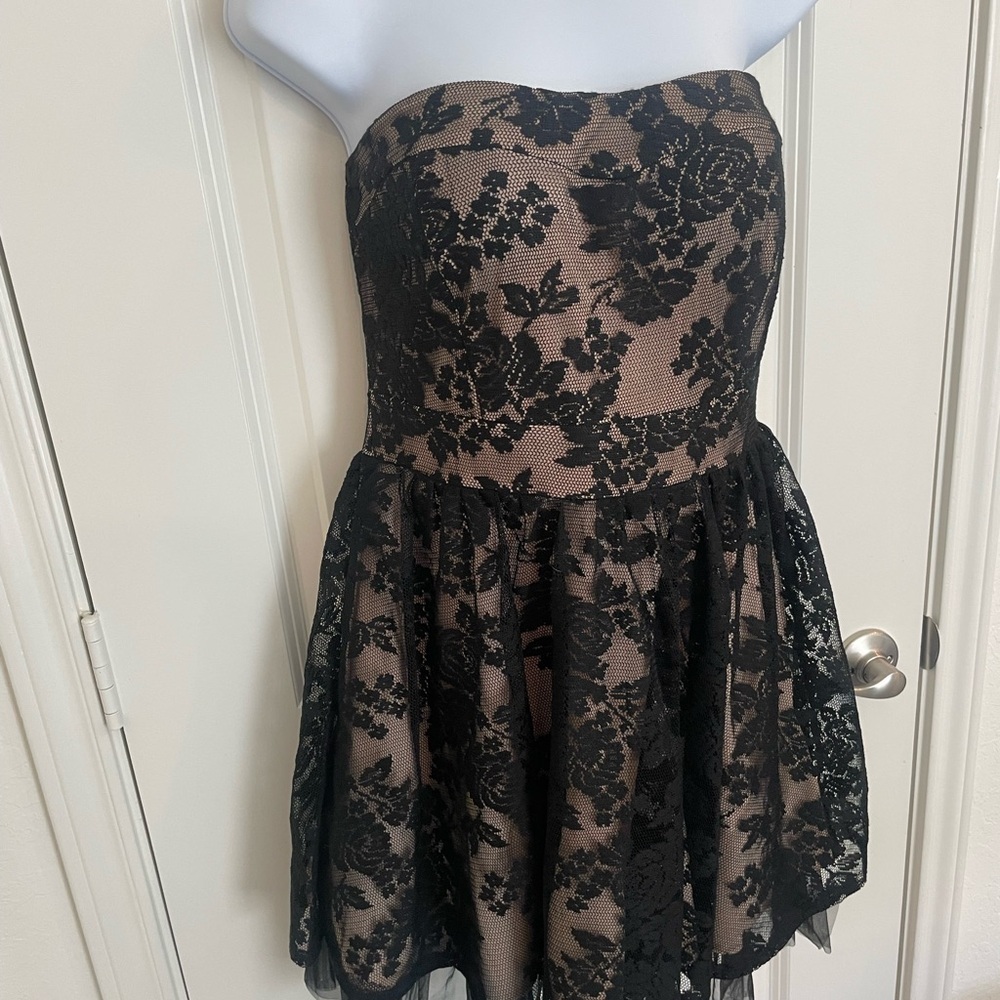 A'gaci Juniorโs Beige and Black Lace Dress